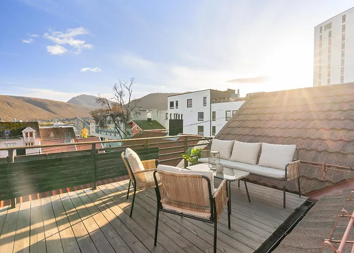 Loft Apartment, With A View From The Roof Terrace * טרומסה